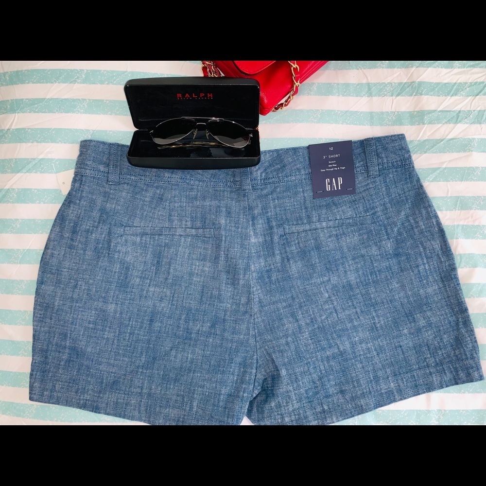 NWT🌸💫Denim color GAP shorts - Picture 3 of 7
